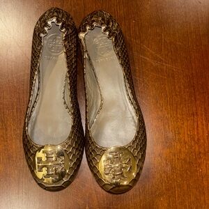 Tory Burch Reva Flats in  Litus Snake Print, sz 5